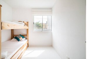 2 bedrooms, WiFi, bed sheets