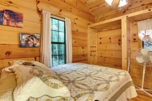 1 bedroom, iron/ironing board, Internet, bed sheets - Hendersonville Cabin Near Hiking & Waterfalls! (Hendersonville)