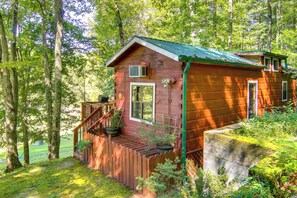 Exterior - Hendersonville Cabin Near Hiking & Waterfalls! (Hendersonville)