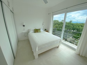 2 slaapkamers, een strijkplank/strijkijzer, wifi, beddengoed