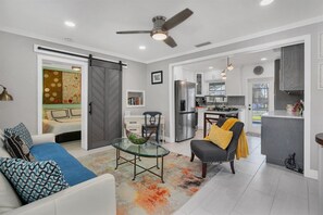 House, Multiple Beds, Pool Access, Pool View (WOA509) | Interior