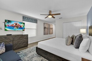 5 bedrooms, individually decorated, individually furnished, bed sheets