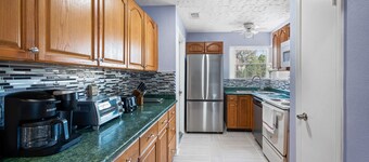 Sweet Home V - Family Cozy House, 20 minutes to downtown, 20 minutes to Airport