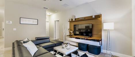 House, Multiple Beds, Pool Access (OKB5369) | Living area