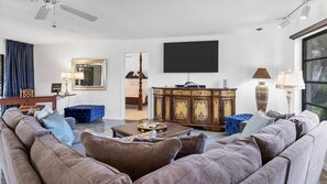 Casa, varias camas, acceso a la piscina (ECC2310) | Zona de estar