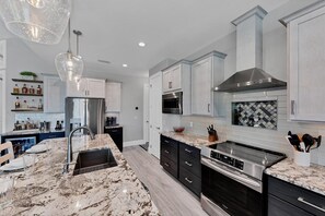 獨棟房屋, 多張床, 可使用泳池, 泳池景觀 (BGC13831) | 私人廚房 | 電冰箱、微波爐、烤箱、爐台