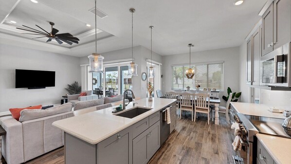 Private kitchen - 25453 Avillas Court (Punta Gorda)