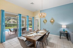 Casa, varias camas, acceso a la alberca (CW7719) | Restaurantes