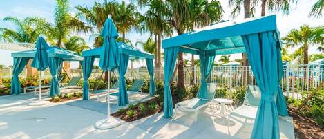 House, Multiple Beds, Pool Access (SRL9005) | Property grounds