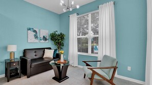 Casa, varias camas, acceso a la piscina (CW7739) | Zona de estar