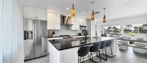 House, Multiple Beds, Pool Access (KLD1521) | Private kitchen | Fridge, microwave, oven, stovetop