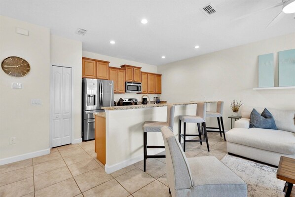 Nhà, nhiều giường, có thể sử dụng hồ bơi (CAP8859) | Nội thất