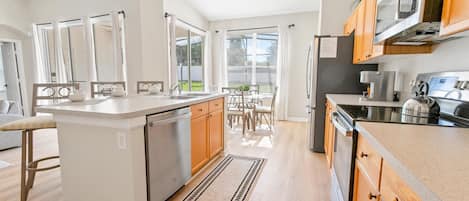 House, Multiple Beds, Pool Access (WP2209) | Private kitchen | Fridge, microwave, oven, stovetop