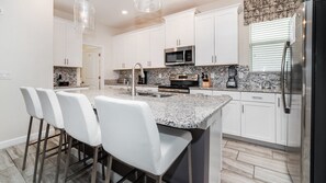 Private kitchen - 4749 Kings Castle Circle (Kissimmee)