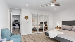 3 habitaciones, decoración personalizada y muebles diferentes