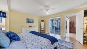 House, Multiple Beds, Pool Access, Pool View (COP26360) | 3 bedrooms, individually decorated, individually furnished, bed sheets - 26360 Copiapo Circle (Punta Gorda)