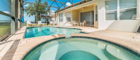 Piscine couverte, piscine extérieure