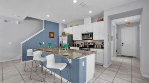 House, Multiple Beds, Pool Access (CWH5127) | Private kitchen | Fridge, microwave, oven, stovetop - 5127 Crown Haven dr (Kissimmee)