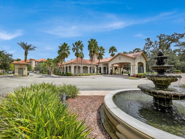 Property grounds - 8010 Tuscany way Unit 3308 (Davenport)