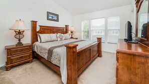 3 habitaciones, decoración personalizada y muebles diferentes 