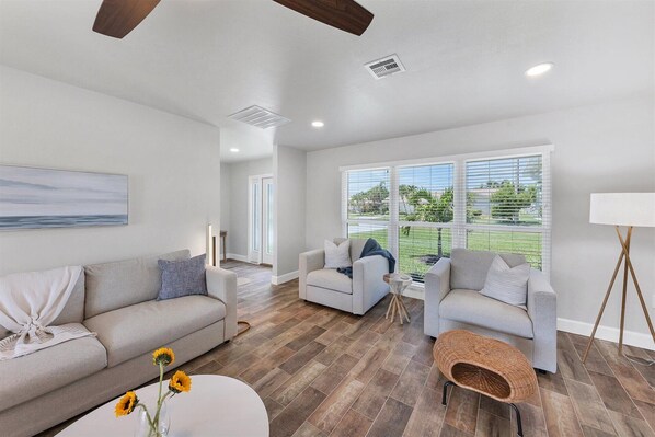 House, Multiple Beds, Pool Access (MAD510) | Living area - 510 Matares Drive (Punta Gorda)