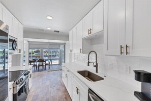 House, Multiple Beds, Pool Access (MAD510) | Private kitchen | Fridge, microwave, oven, stovetop