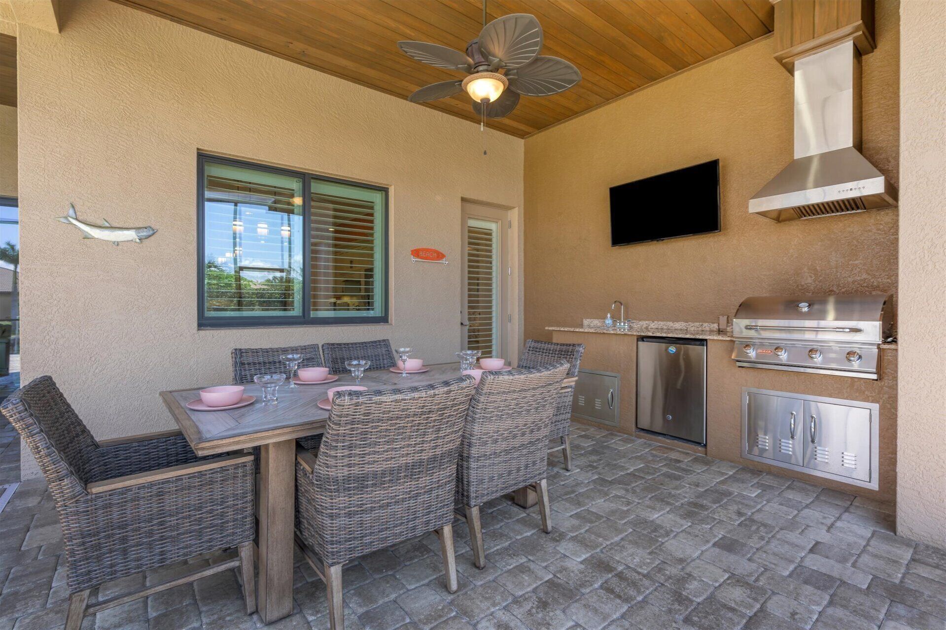 House, Multiple Beds, Pool Access (SVD325) | Dining