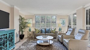 Appart'hôtel, plusieurs lits, balcon, vue océan (ANC210) | Coin séjour