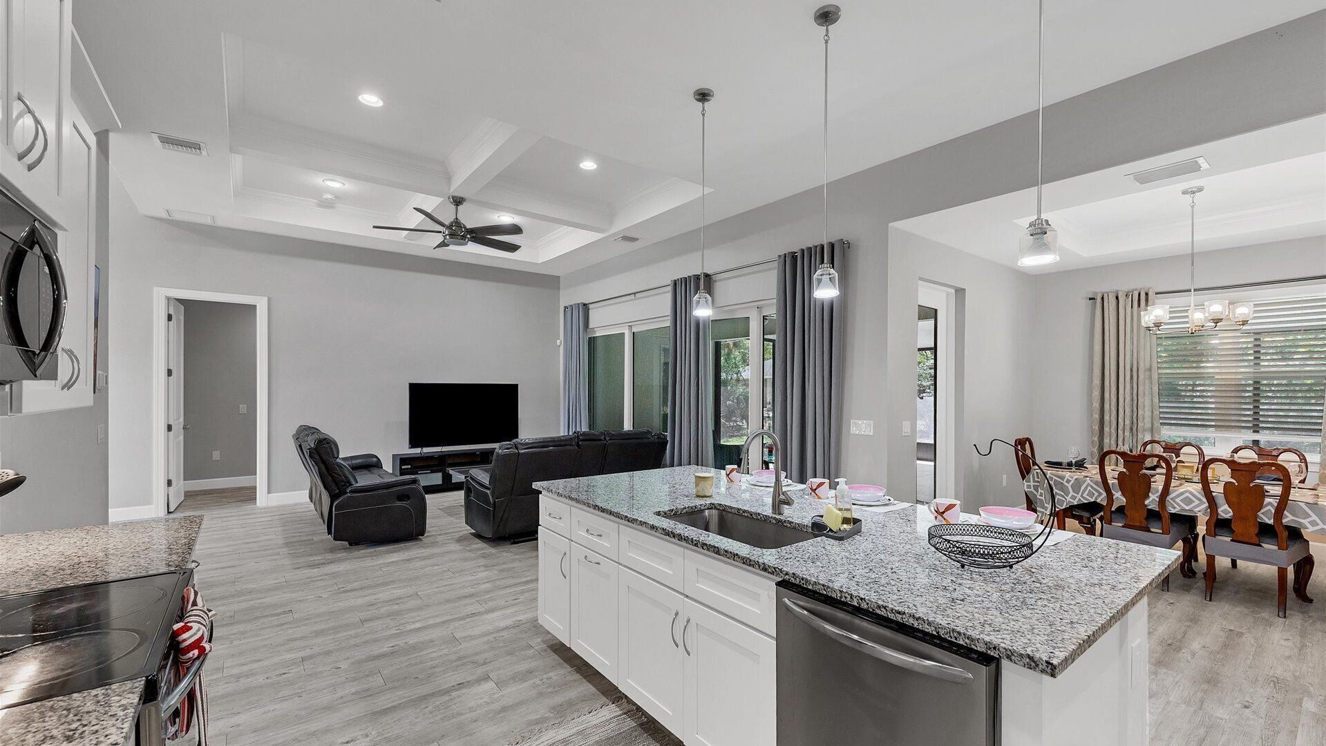 Nhà, nhiều giường, ban công (DBA22089) | Bếp riêng | Tủ lạnh, lò vi sóng, lò nướng, bếp nấu 