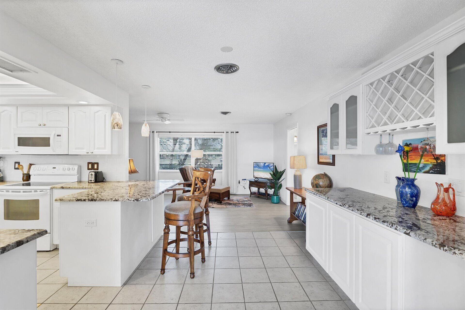 House, Multiple Beds, Pool Access (VGD27305) | Private kitchen | Fridge, microwave, oven, stovetop