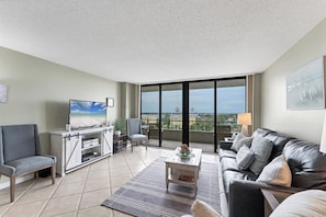 Apartment, Mehrere Betten, Balkon, Meerblick (ANC-PH8) | Wohnbereich