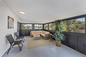 Hus, flere senger, terrasse (PD815) | Oppholdsområde