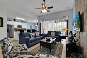 House, Multiple Beds, Pool Access (MNL2702) | Living area