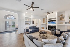 Hus - flera sängar - tillgång till pool (FPC228) | Vardagsrum