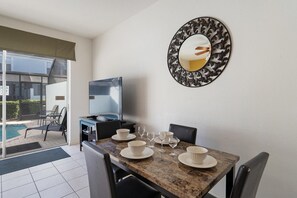 House, Multiple Beds, Pool Access (OP7678) | Dining