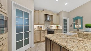 Maison, plusieurs lits, accès piscine (SMC1588) | Cuisine privée