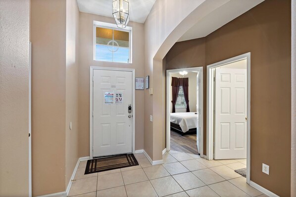 4 phòng ngủ, trang trí khác biệt