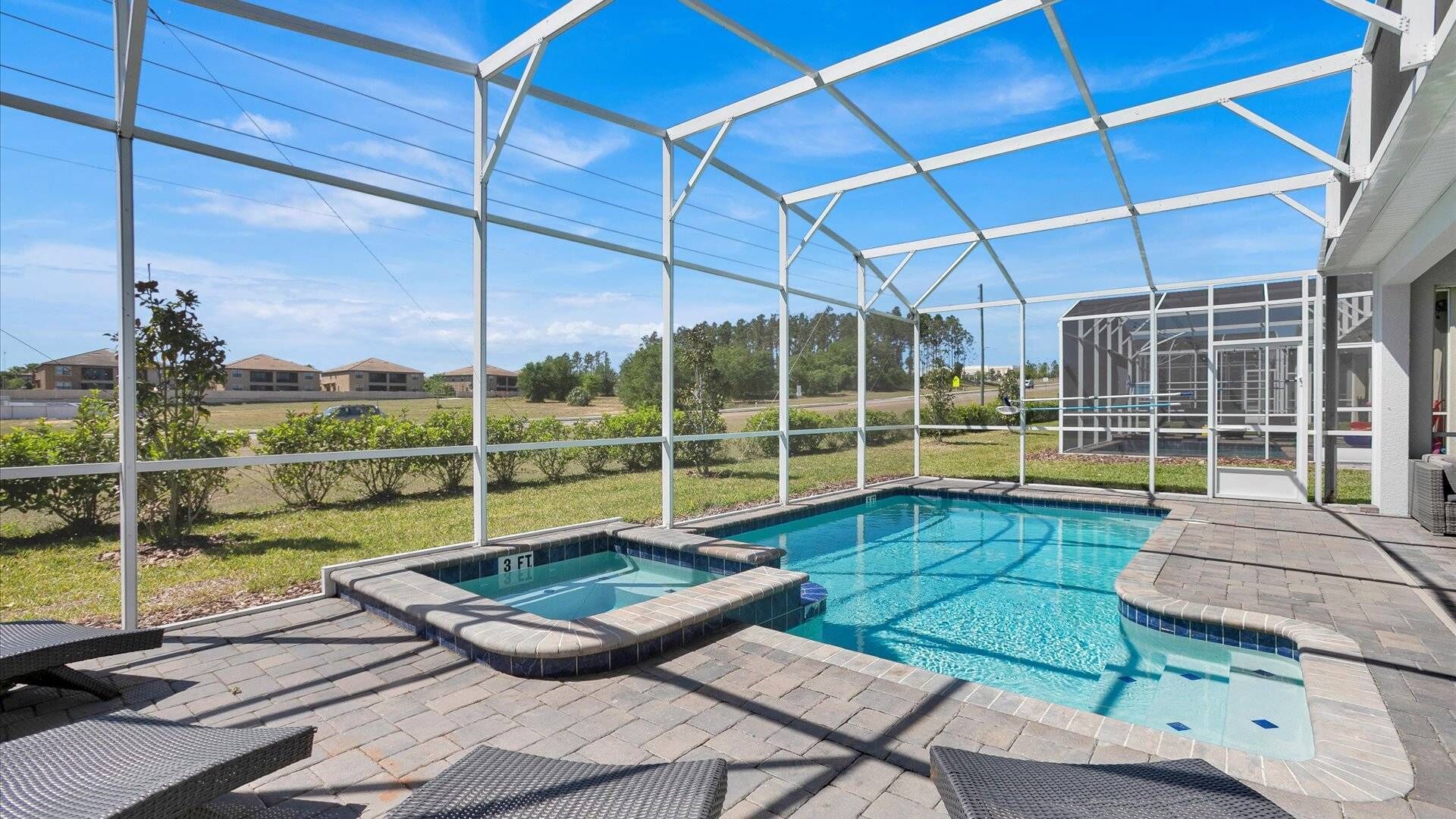 Piscine couverte, piscine extérieure