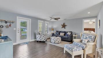 House, Multiple Beds, Pool Access, Ocean View (PCR9170) | Living area