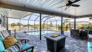 Indoor pool, outdoor pool - 200 Belaire Court (Punta Gorda)