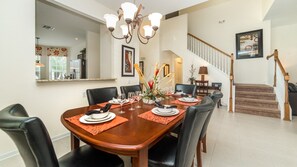 ハウス ベッド (複数台) プールアクセス (DB2624) | レストラン