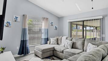 House, Multiple Beds, Balcony, Ocean View (COB5638) | Living area