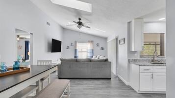 獨棟房屋, 多張床, 陽台, 海景 (COB5638) | 起居區