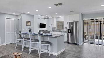 獨棟房屋, 多張床, 陽台, 海景 (COB5638) | 私人廚房 | 電冰箱、微波爐、烤箱、爐台