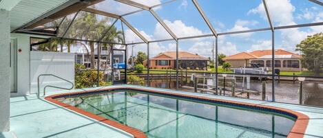 屋内プール、屋外プール