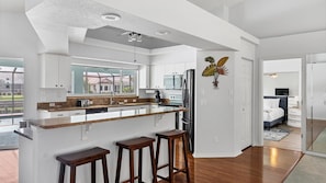 Casa, letti multipli, accesso alla piscina (CND260) | Cucina privata | Frigorifero, microonde, forno, piano cottura