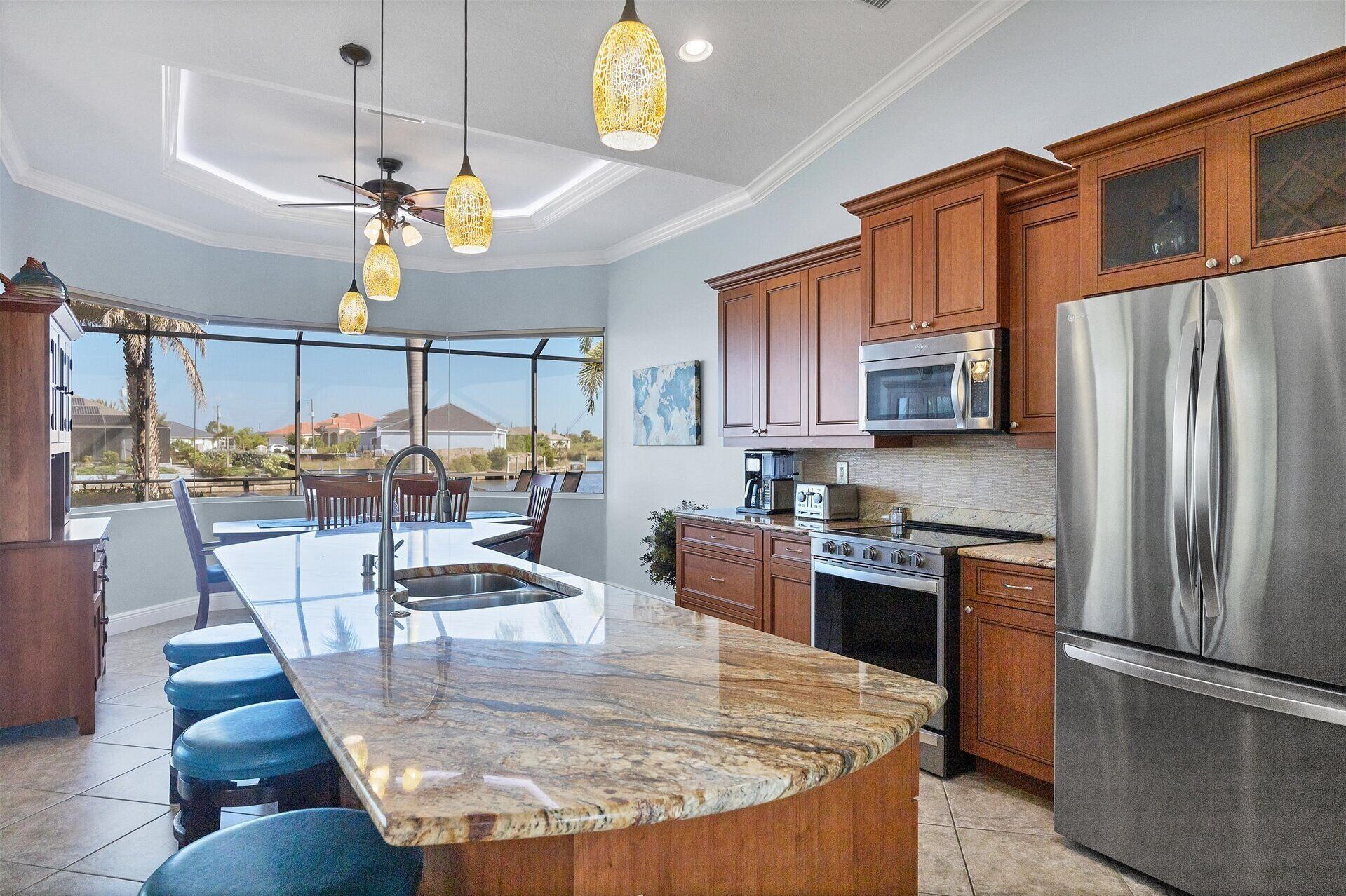 House, Multiple Beds, Pool Access (ARC8138) | Private kitchen | Fridge, microwave, oven, stovetop