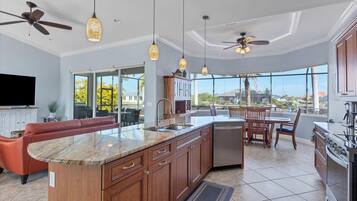 Rumah, Beberapa Tempat Tidur, akses ke kolam renang (ARC8138) | Dapur pribadi | Lemari es, microwave, oven, dan kompor