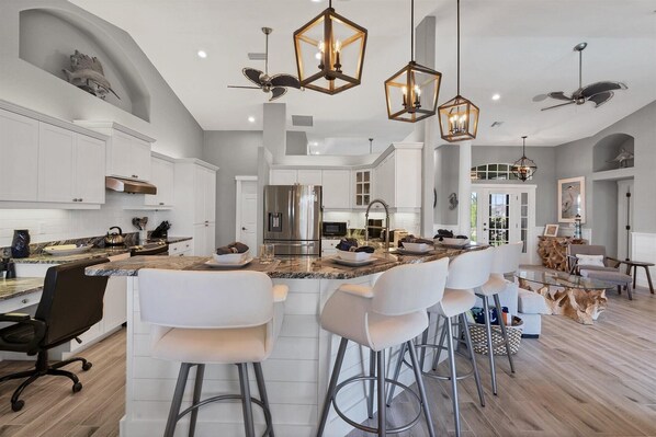 Private kitchen - 8178 Arlewood cir (Port Charlotte)