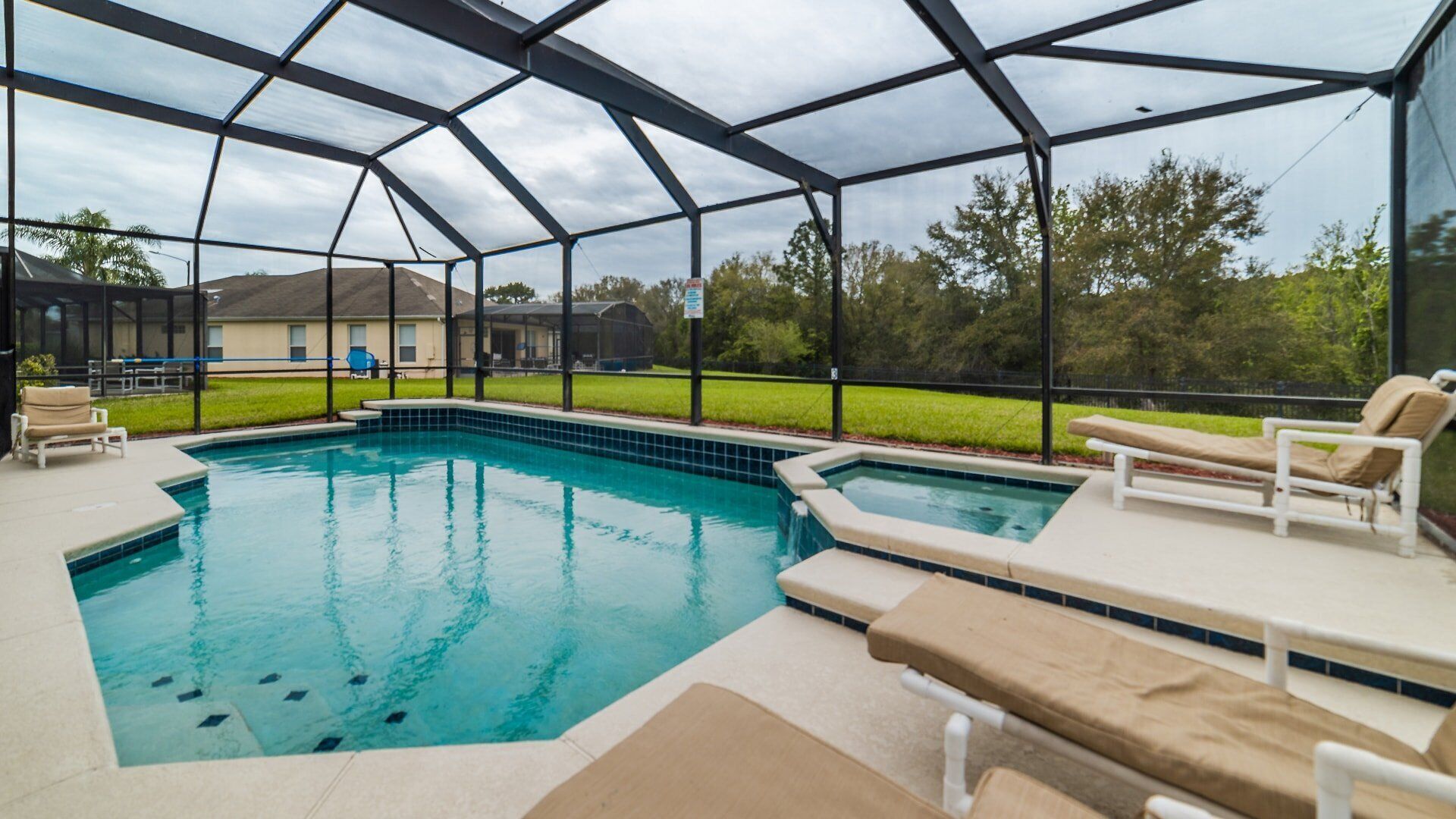 Innenpool, Außenpool